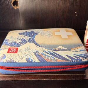 Band-aid x The Met First-Aid Kit